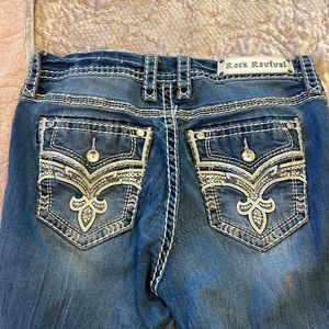 Rock revival easy skinny with stretch. Size 28.